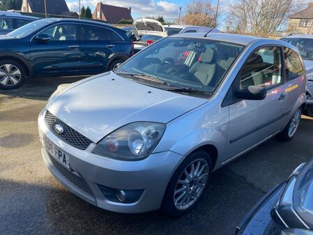 FORD FIESTA 1.6 Chequered Flag 